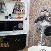 Furnished Beauty Salon with All Facilities photo %index%