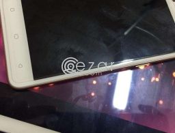 Samsung Note 3 with different cases in Qatar