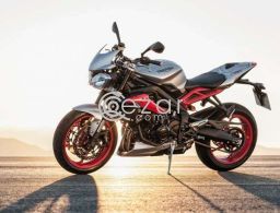 Triumph Street Triple 675 for sale in Qatar
