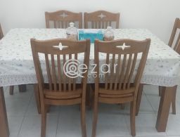 Dining Table for sale. for sale in Qatar
