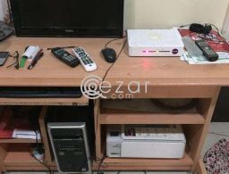 Computer table with monitor for sale in Qatar