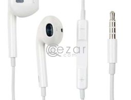Apple Earbuds in Qatar