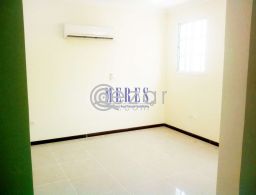 5 Bedroom Compound Villa in Abu Hamour للإيجار في قطر