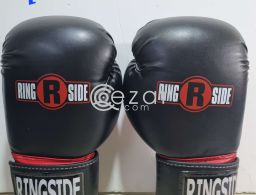 Ringside boxing gloves in Qatar
