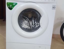 For Sale - LG washing machine 7 KGs front loading in Qatar