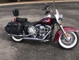 2017 HARLEY DAVIDSON FLSTC HERITAGE SOFTAIL CLASSIC in Al Wakrah, Qatar