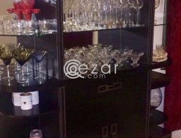 Dining room cabinet للبيع في قطر