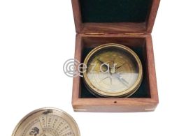 Antique look Magnetic compass with 40 years calendar in Qatar