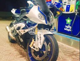 BMW S1000RR Perfect condition for sale in Qatar