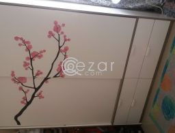 withe wardrobe للبيع في قطر