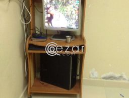 Computer table for sale للبيع في قطر