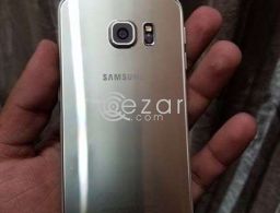 Samsung S6 edge 32GB gold with all original accessories in Qatar