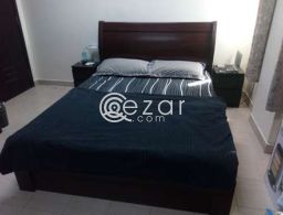 QUEEN SIZE BED WITH MATRESS & Side drawers للبيع في قطر