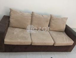 Sofa with centretable للبيع في قطر