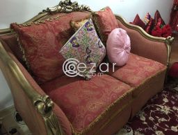 Victorian sofa for sale!! للبيع في قطر