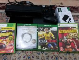 Xbox one with kinect and 4 games for sale in Qatar