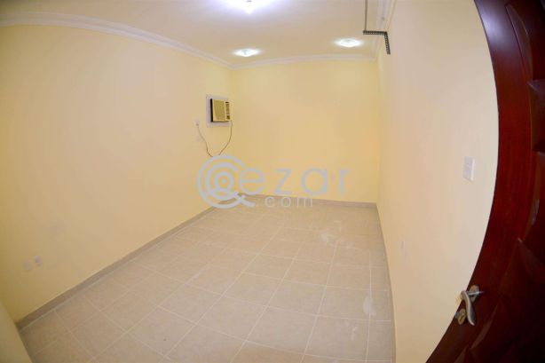 Unfurnished 2- Bedroom Apartment for Bachelors: Mughalina - صورة %index%