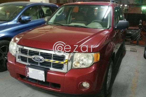 2010 Ford Escape urgent sale - صورة 1