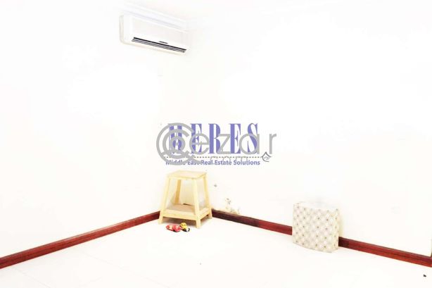 1 BHK Flat in Abu Hamour photo %index%