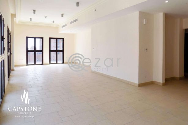 Serene Home 3 B/R Apt. at Qanat Quartier - FREE 1 MONTH RENT - صورة %index%