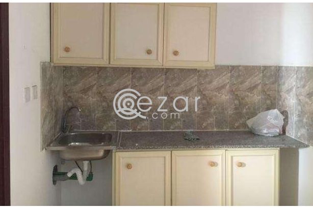 NEW studio FOR FAMILY AVAILABLE IN WAKRA NEAR GMC - صورة %index%