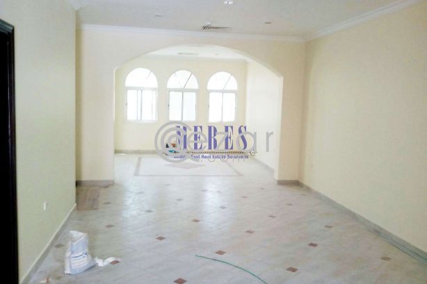 5 Bedroom Villa in a Compound in Abu Hamour photo %index%