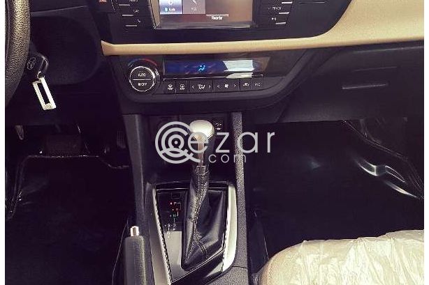 2015 Toyota Corolla like new - صورة 2