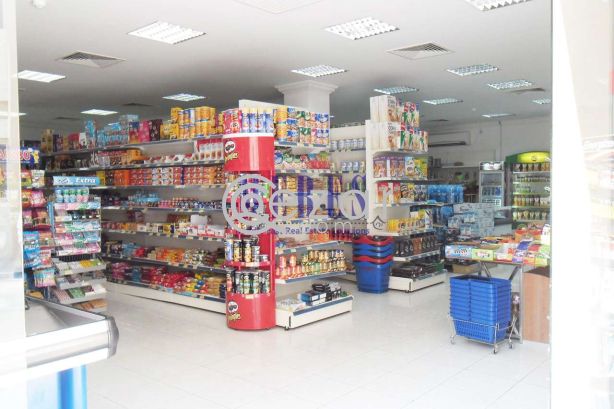 5 Bedroom Villa in A Compound in Muraikh - صورة %index%