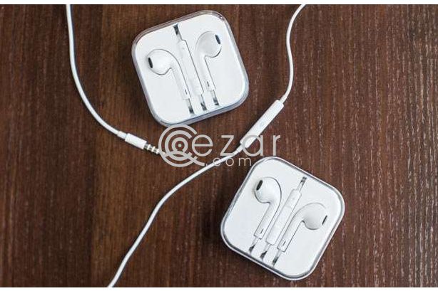 Apple Earbuds photo 2
