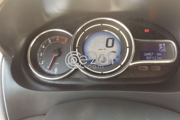 Renault Fluence 2012 white - صورة 3