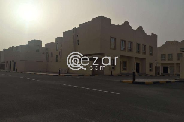 For Rent new villa inside the compound in Umm Salal Mohamed near Safari - صورة %index%