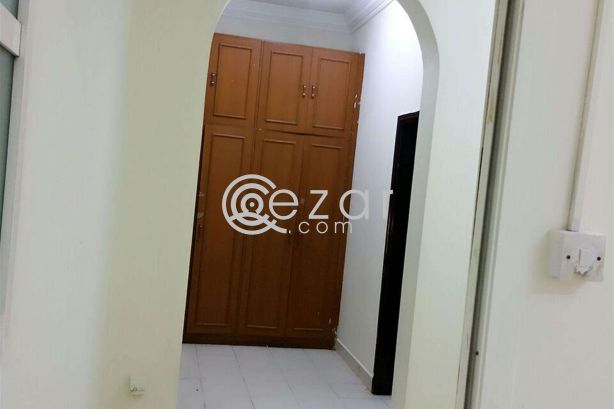 U/F, 1BR Villa Apartment in Gharrafa - صورة %index%