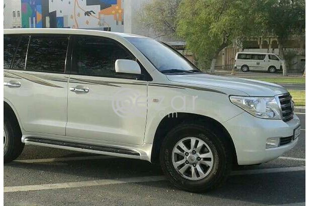 2011 Toyota Land Cruiser V6 photo 2
