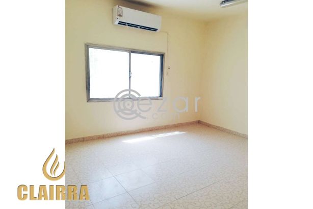 Spacious, Clean and Renovated 6 BR Villa - صورة %index%