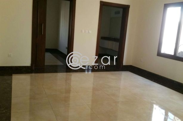 Super Luxurious!! 6 bedrooms villa for rent in Al Wakrah - صورة %index%