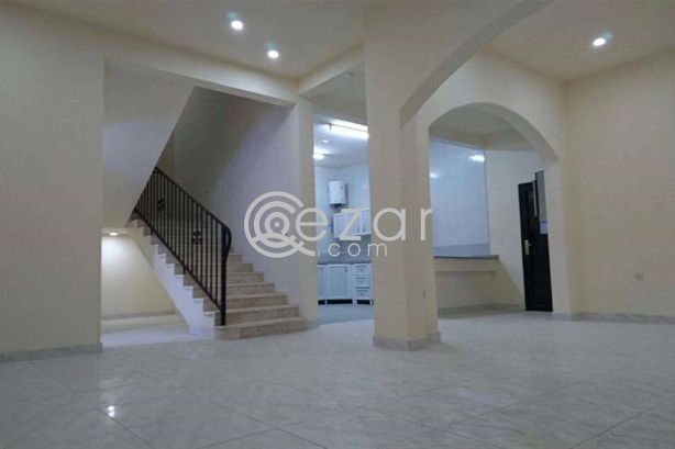 For Rent new villa inside the compound in Umm Salal Mohamed near Safari - صورة %index%