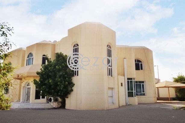 Huge Elegant Stand Alone Villa For Sale photo 7