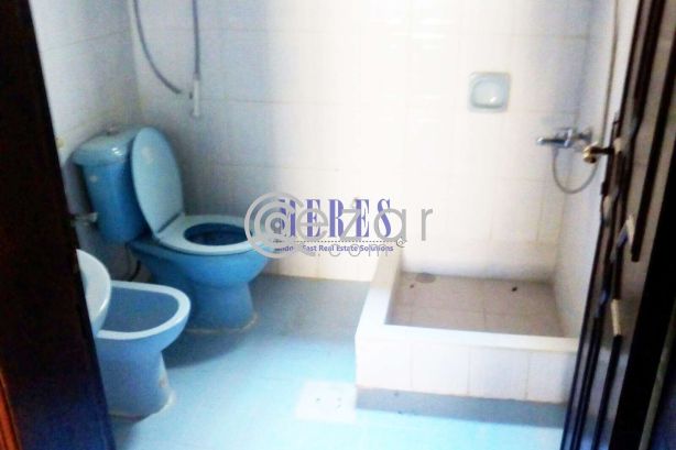 5 Bedroom Villa in Mamoura - صورة %index%