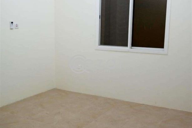 INCLUDE W & E...2 BEDROOM UNFURNISHED APARTMENT AT BIN OMRAN photo %index%