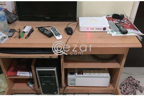 Computer table with monitor photo 1