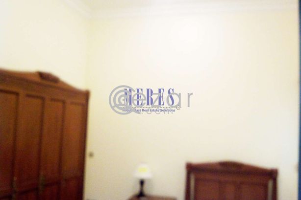 5 Bedroom Compound Villa in Abu Hamour - صورة %index%