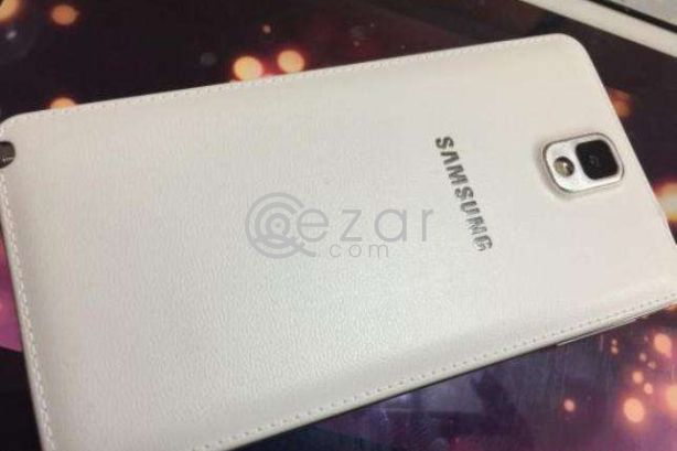 Samsung Note 3 with different cases photo 2