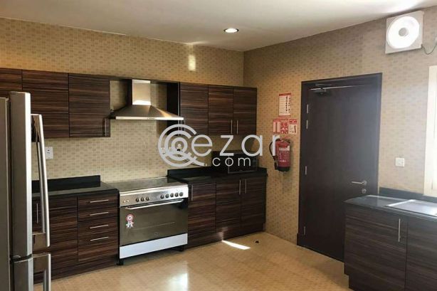 Villa for rent 2 hall, 5 bedrooms, 4 bathrooms and kitchen - صورة %index%