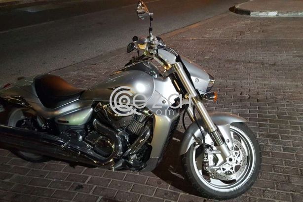 Suzuki Boulevard M1800R- 2400 Km photo 1