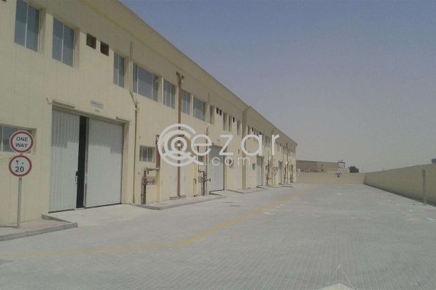 Approved warehouses with office on mezzanine | Street 39 - صورة %index%