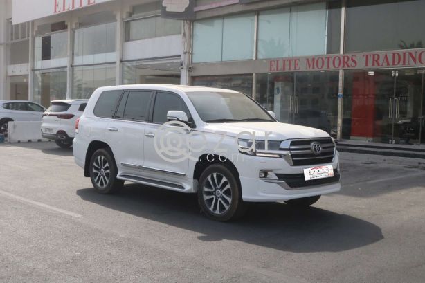 Toyota Land Cruiser  - GXR  Grand Touring  2019 - صورة 4