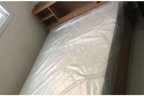 Queen size bed with matteress photo 2