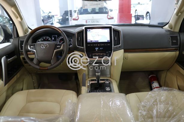 NEW - Land cruiser VXR Model 2017 photo 6