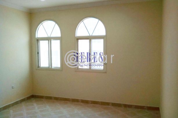 5 Bedroom Villa in a Compound in Abu Hamour photo %index%