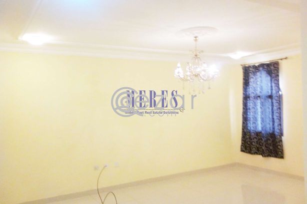2 BHK Unfurnished in Abu Hamour photo %index%